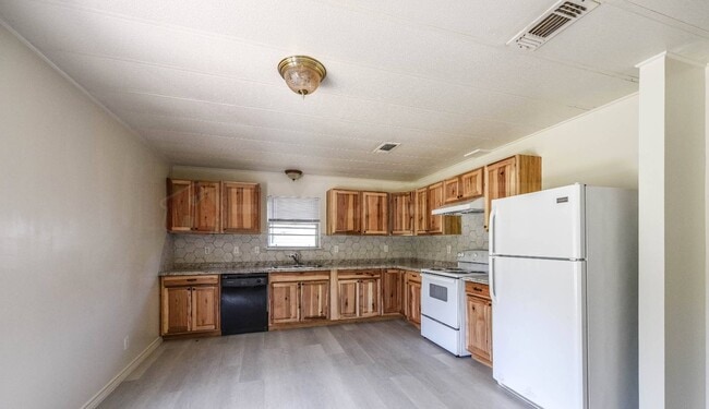Building Photo - 1402 Elyse Dr