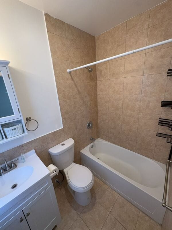 Building Photo - 730 N Main St