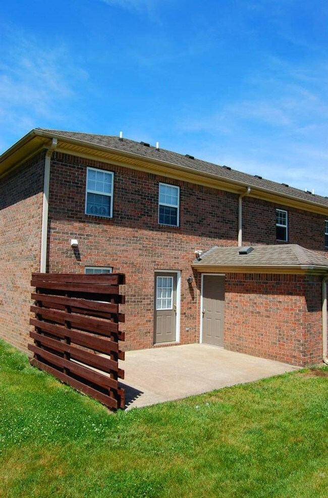 Riverwood Townhomes Bowling Green, KY Apartment Finder