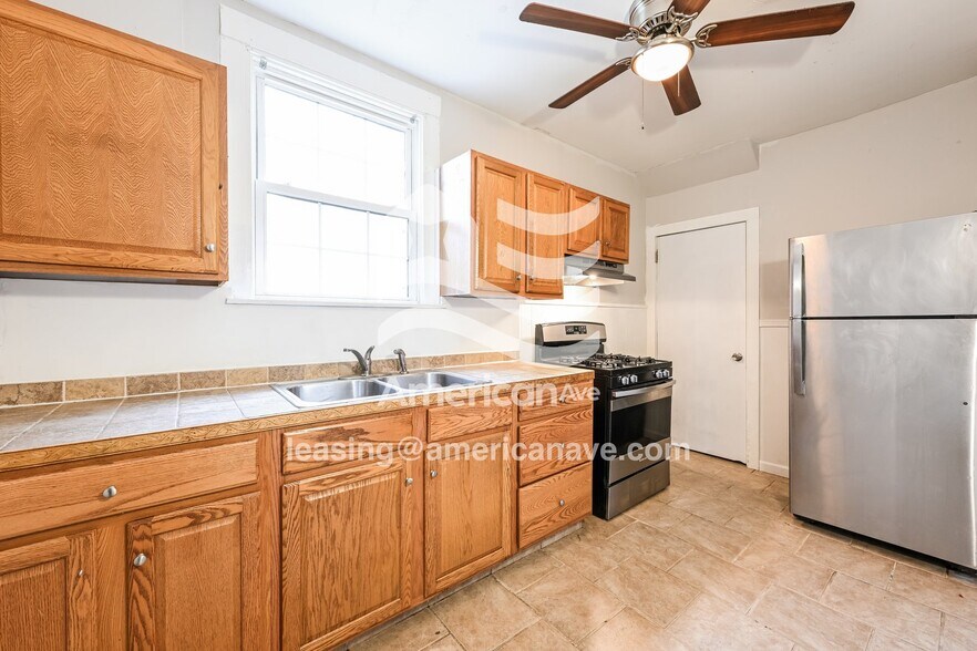 Building Photo - 1403 Meadow St