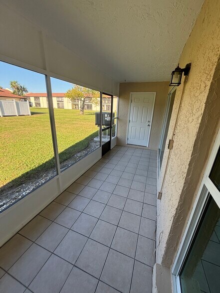 Building Photo - 4956 Harbor Villa Ln