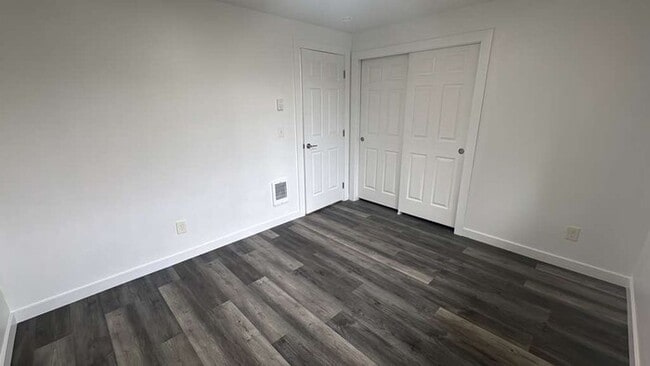 Building Photo - 1433 E Dearborn Ave