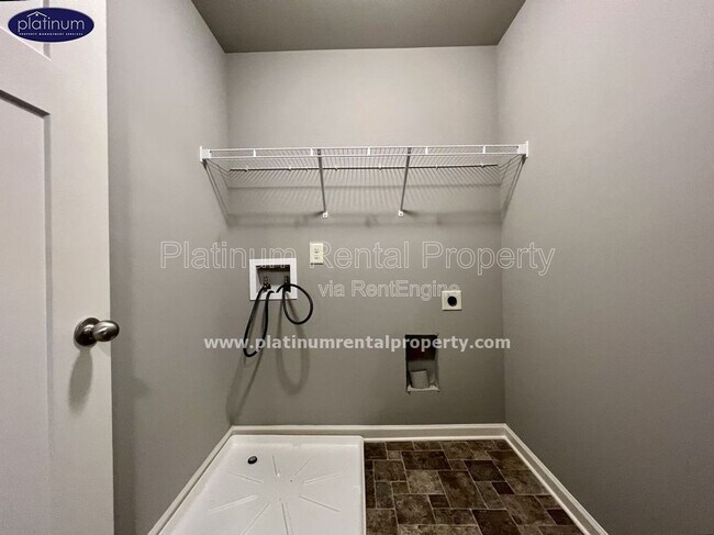 Building Photo - 2435 Kemp Dr NW