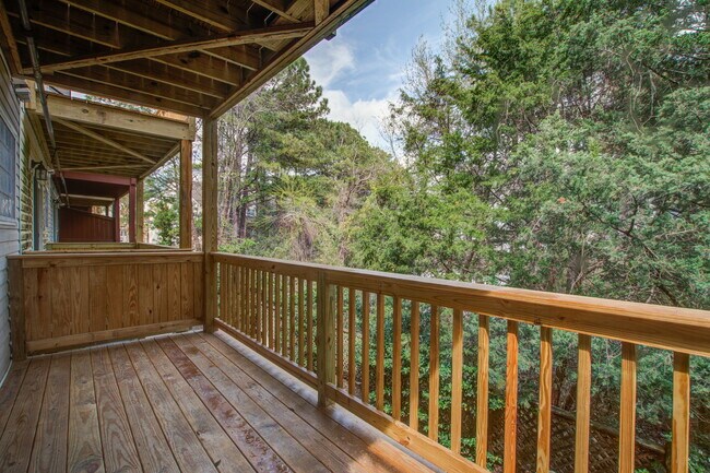 Building Photo - 4902 Lake Palmetto Ln