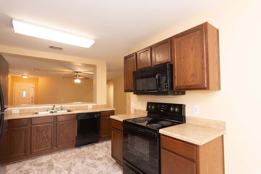 Building Photo - 7612 Cayenne Ln