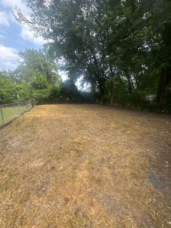 Building Photo - 2108 Curry Ave