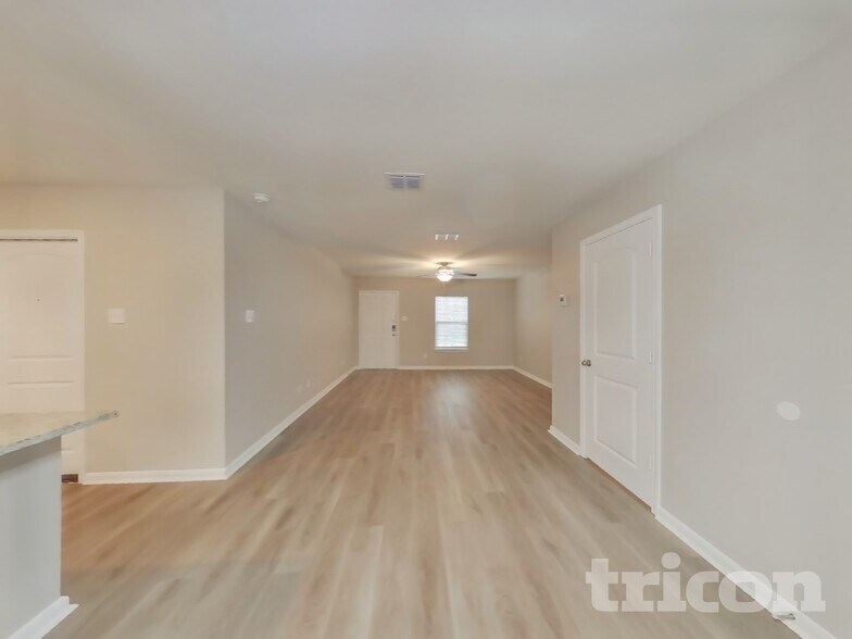 Building Photo - 11031 Chatham Ct