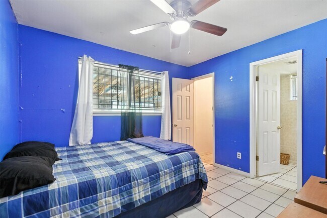 Building Photo - 4103 Sandydale Ln