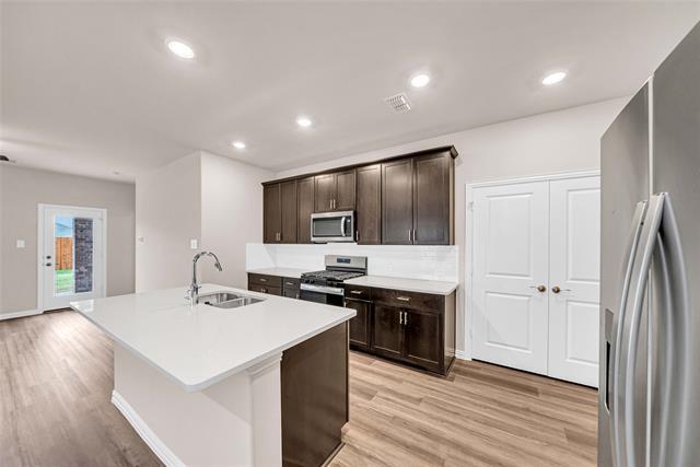 Building Photo - 504 Weller Rd