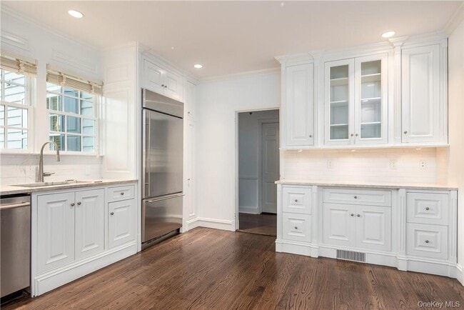 Building Photo - 11 Sunset Ln