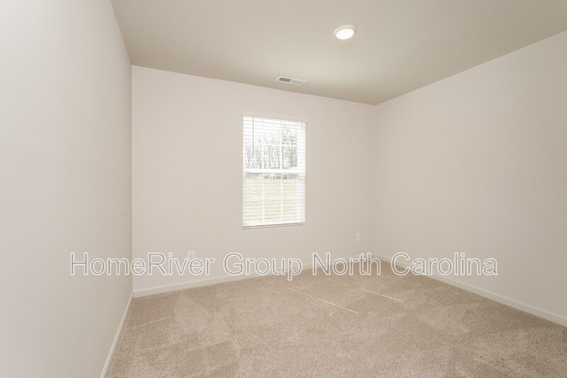 Building Photo - 2803 Carrollwood Dr