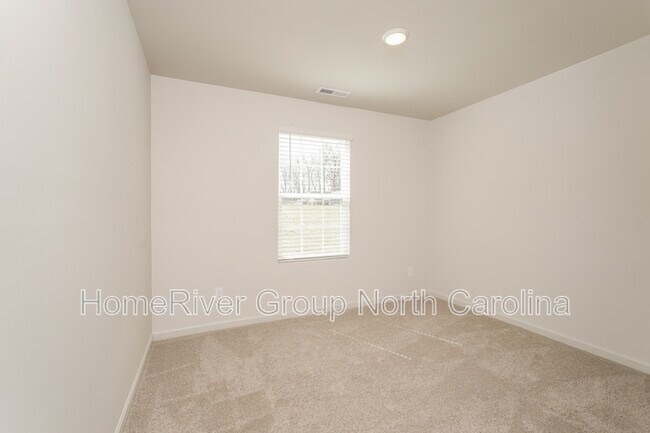 Building Photo - 2814 Carrollwood Dr
