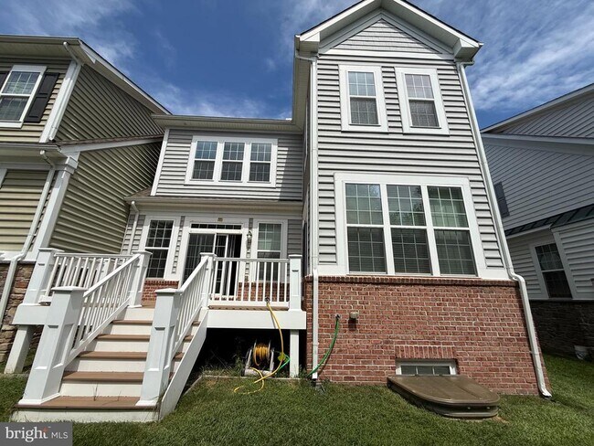 Building Photo - 10905 Fairmont Ln
