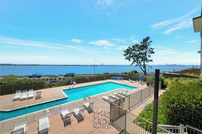 Building Photo - Bright Water Views Studio at the Watergate...