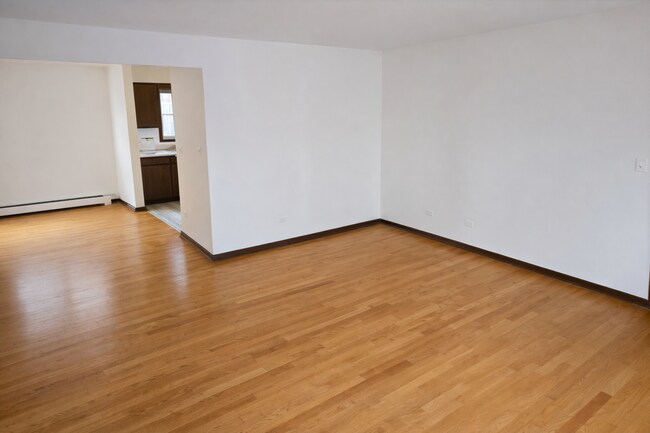 Building Photo - 4526 North Seeley-2E