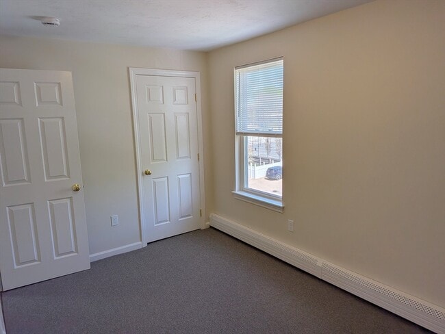 Building Photo - 146 Pine St