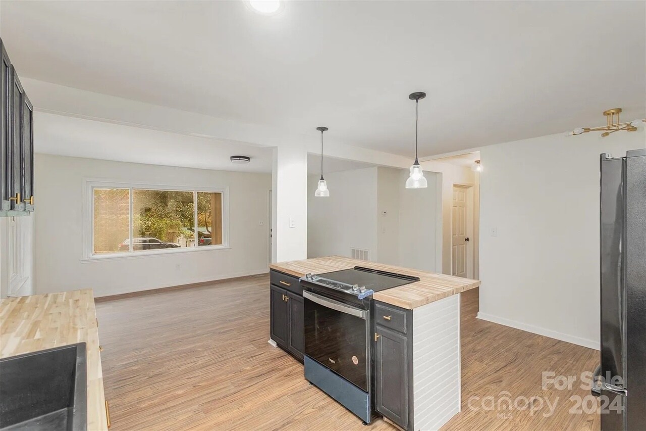 Building Photo - 525 Arlington Cir NW