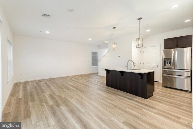 Building Photo - 7841 Briarwood Dr