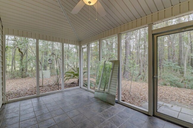 Building Photo - 3 Bedroom, 2.5 Bathroom Townhome in Ellington Woods - Mt Pleasant