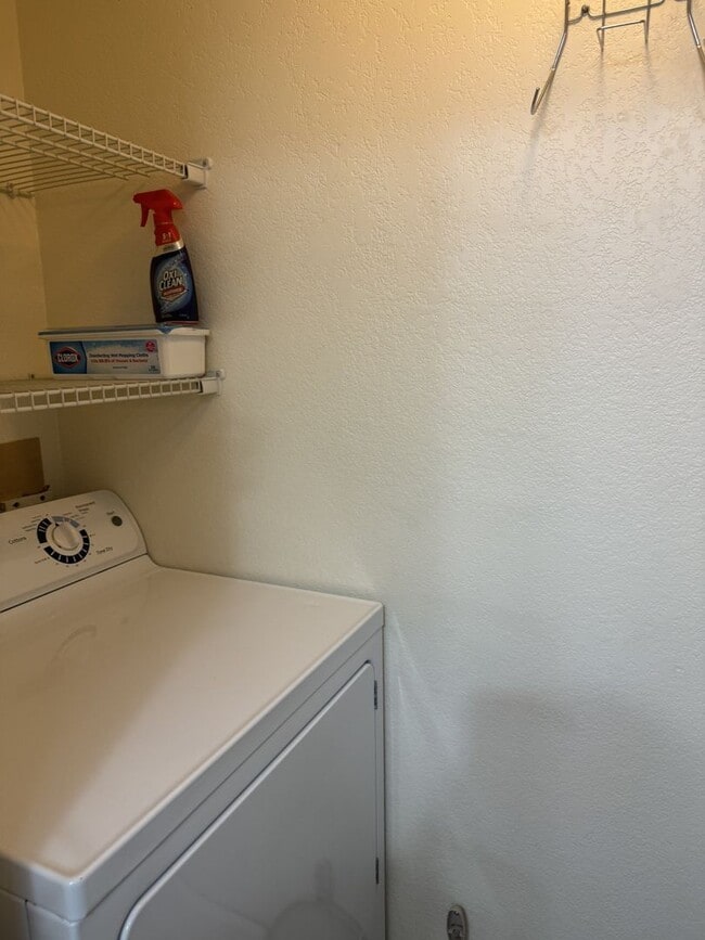 Building Photo - Newly renovated! 2 BED CONDO AT SOSSMAN & MAIN!