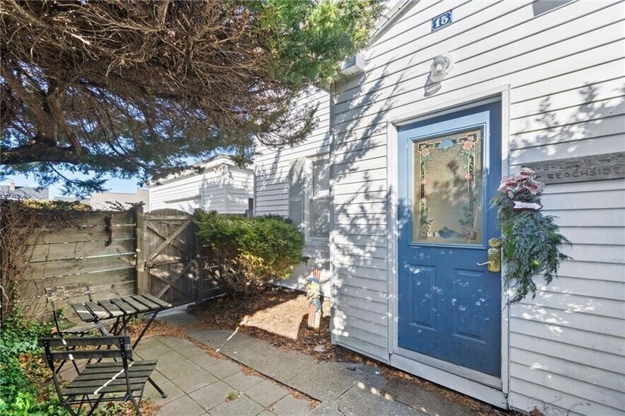 Building Photo - 15 Cedar Ave