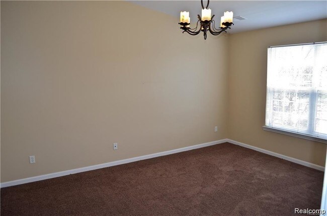 Building Photo - 43513 Pendleton Cir