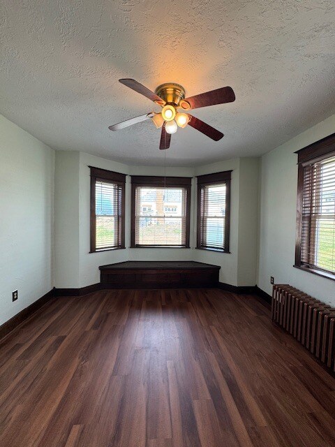 Building Photo - 1218 Lewis Ave