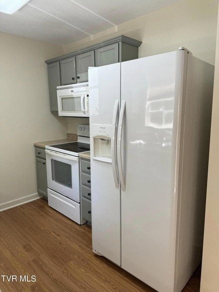 Building Photo - 617 Hazel St