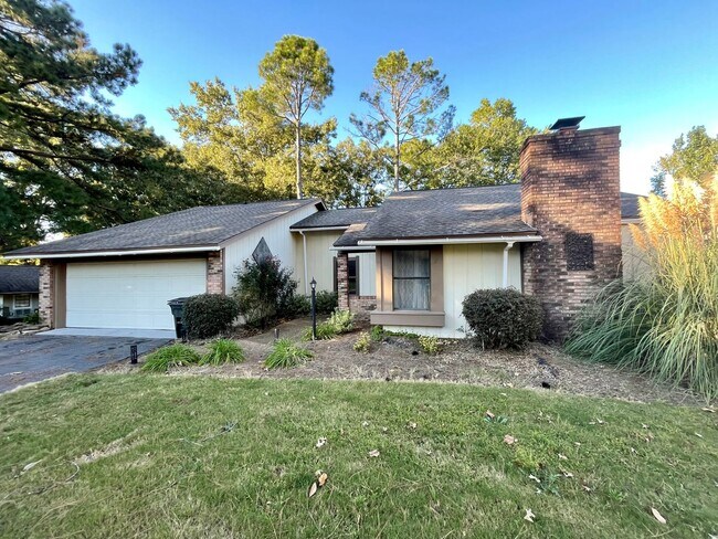 Primary Photo - 3 Bedroom 2 Bath for Rent in Clinton