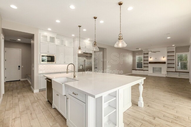 Building Photo - 10627 E Tumbleweed Ave