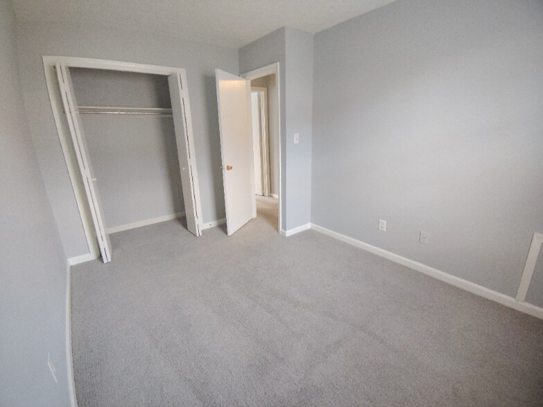 Building Photo - 29 Fonda Dr