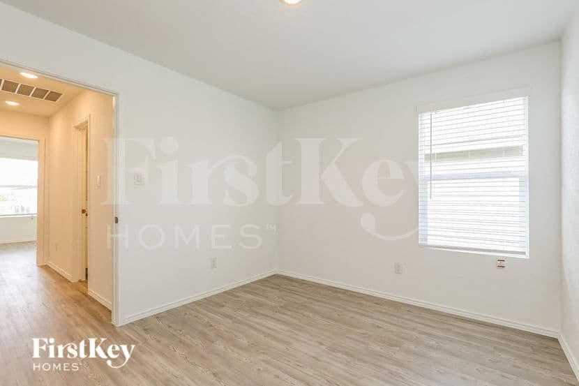 Building Photo - 10627 Erinita Way