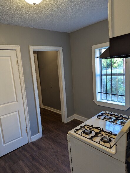 Building Photo - 2608 Deadrick Ave