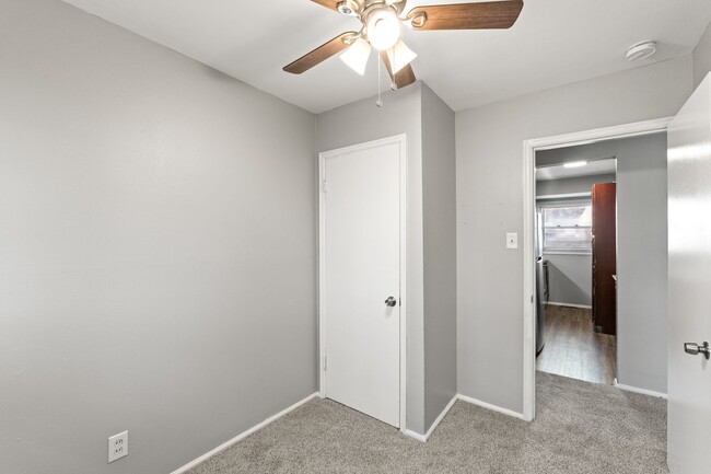 Building Photo - Section 8 Opportunity! 3 bedroom 1 bath | ...