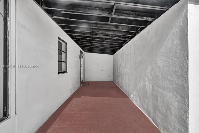 Building Photo - 1600 SW 9th St