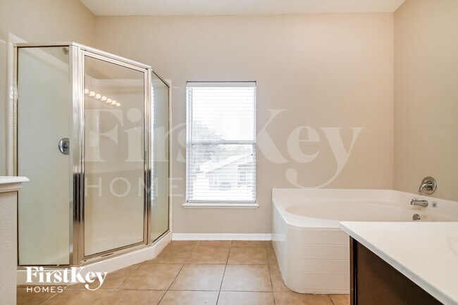 Building Photo - 12734 Kings Lake Dr