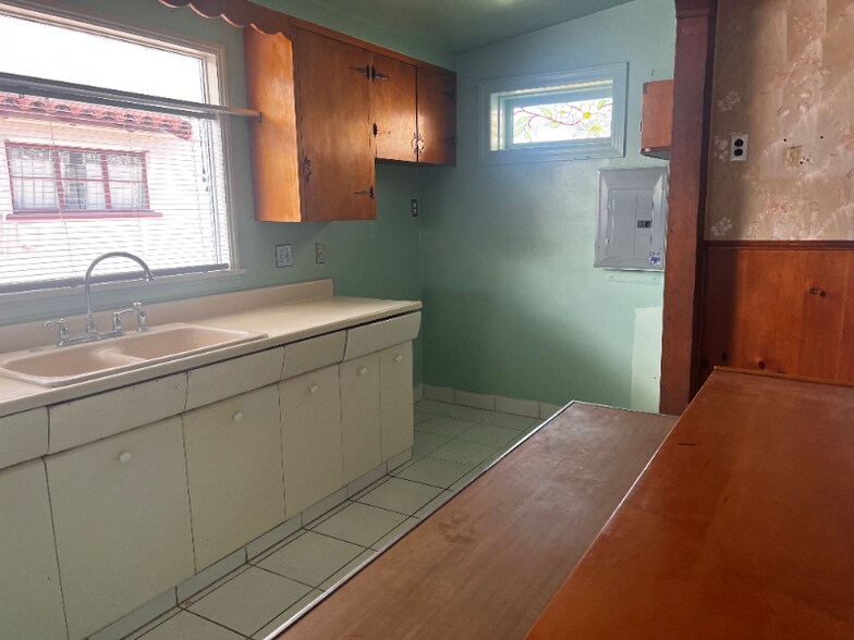 Building Photo - 1415 Highland Ave