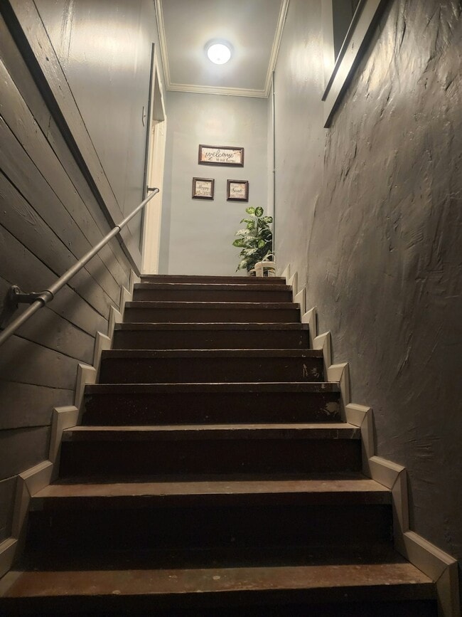 Building Photo - 1360 Ellis Rd