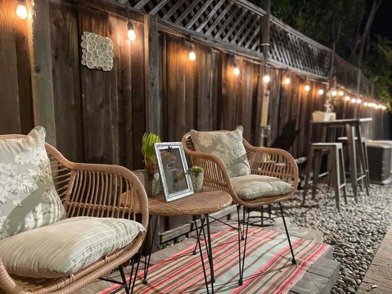 Building Photo - 1363 Los Arboles Ave