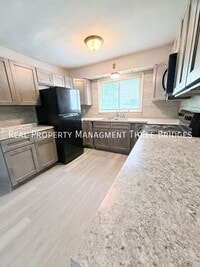 Building Photo - 536 Ames Pl