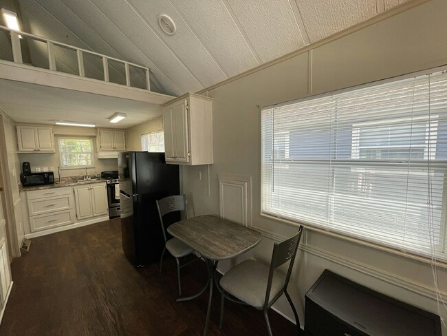 Building Photo - 36014 Sand Rd