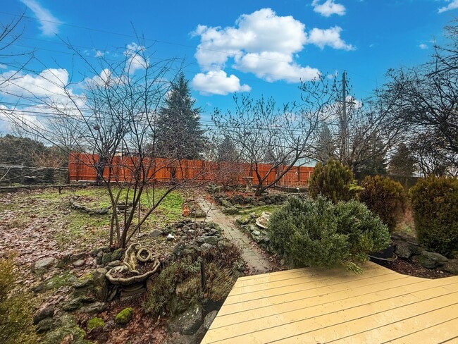 Building Photo - Beautifully Updated 3-Bed, 2-Bath Home – 2,088 Sq Ft with 2-Car Garage