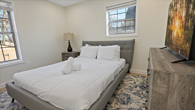 Building Photo - 228 Maryland Park Dr