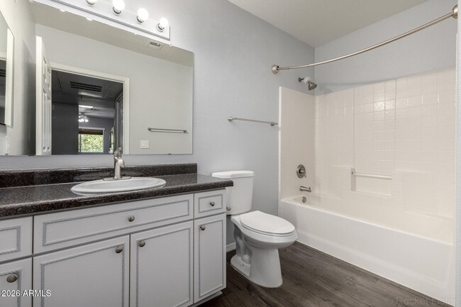 Building Photo - 1295 N Ash St