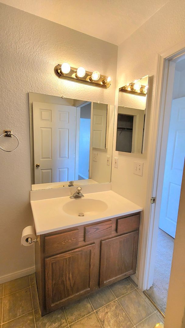 Building Photo - 2400 E Ambush St