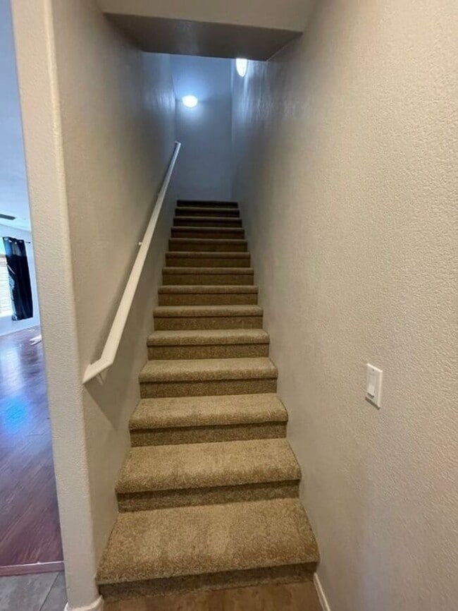 Building Photo - 2150 Alameda Rd