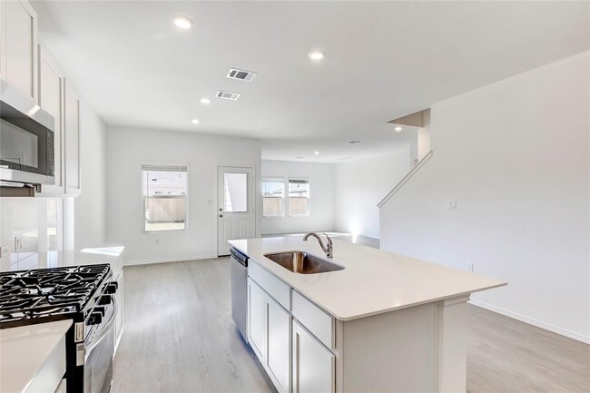 Building Photo - 102 Miglia St