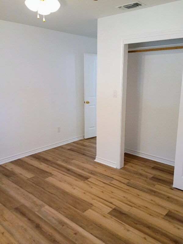 Building Photo - 1517 Northwood Dr
