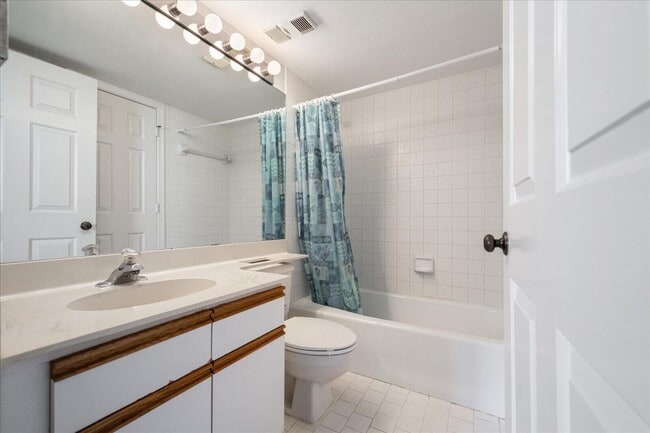 Building Photo - 12692 Shoreline Dr