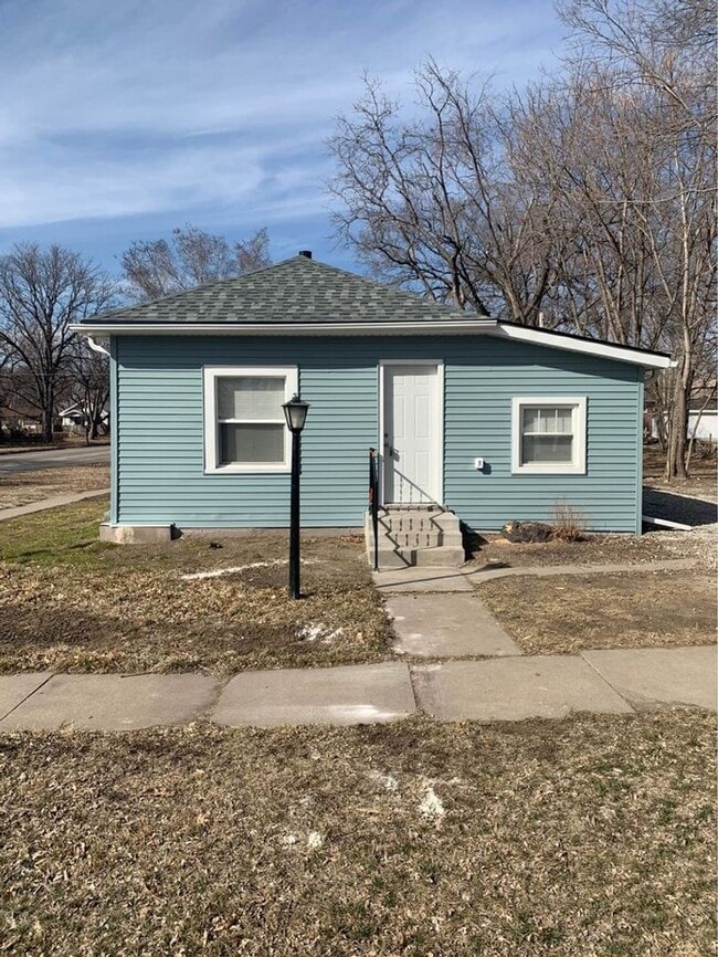 Building Photo - 1004 Peach St